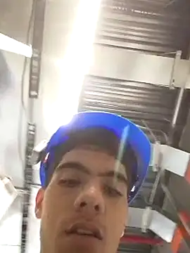 Snapshot of HotDirty_Couple chatting on 11/20/25, 05:12 HotDirty Couple online show from 11/20/25, 05:12