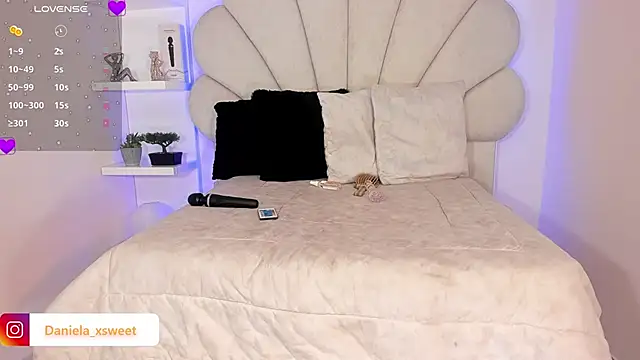 Danielaangelina online show from 09/22/25, 05:20