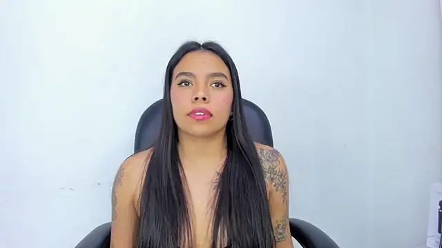 ZoeWan69 online show from 03/13/25, 07:17