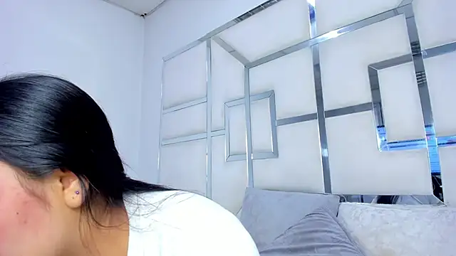 ZoeWan69 online show from 10/24/25, 12:01