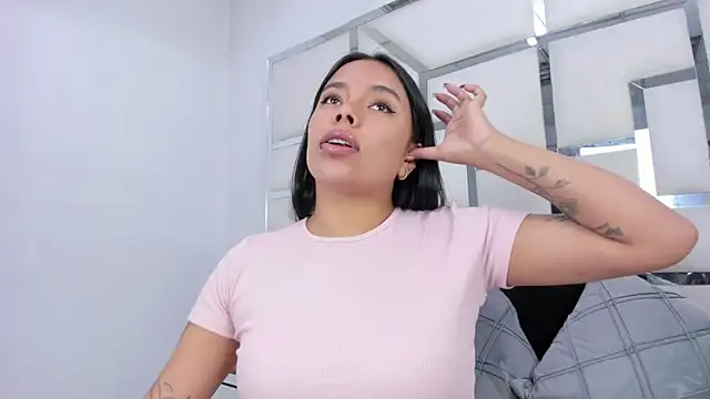 ZoeWan69 online show from 01/19/26, 11:36