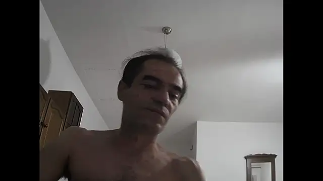 Snapshot of ReyDeBotones chatting on 06/20/26, 08:55 ReyDeBotones online show from 06/20/26, 08:55