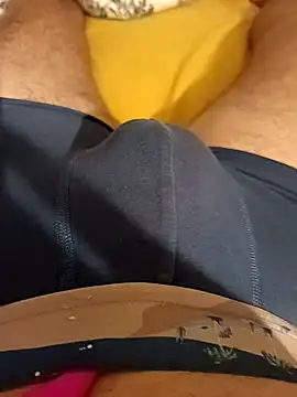 Snapshot of Dam70 chatting on 09/11/25, 08:20 Dam70 online show from 09/11/25, 08:20