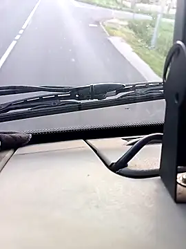 Snapshot of Dam70 chatting on 09/18/25, 05:42 Dam70 online show from 09/18/25, 05:42