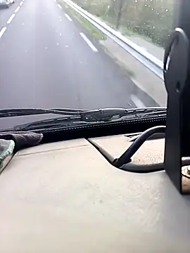 Snapshot of Dam70 chatting on 09/19/25, 05:42 Dam70 online show from 09/19/25, 05:42