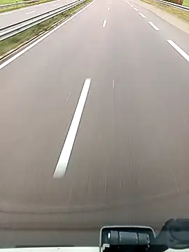 Snapshot of Dam70 chatting on 10/30/25, 07:43 Dam70 online show from 10/30/25, 07:43