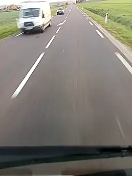 Snapshot of Dam70 chatting on 10/31/25, 06:47 Dam70 online show from 10/31/25, 06:47