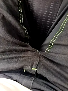 Snapshot of Dam70 chatting on 11/28/25, 01:36 Dam70 online show from 11/28/25, 01:36