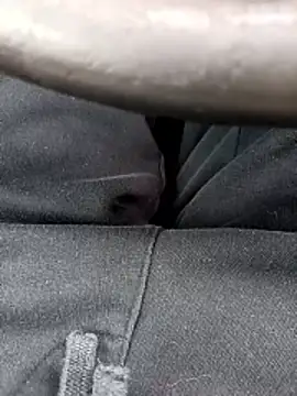 Snapshot of Dam70 chatting on 01/11/26, 08:52 Dam70 online show from 01/11/26, 08:52