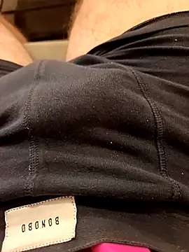 Snapshot of Dam70 chatting on 01/17/26, 07:24 Dam70 online show from 01/17/26, 07:24