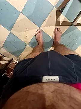 Snapshot of Dam70 chatting on 01/18/26, 07:23 Dam70 online show from 01/18/26, 07:23