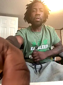 Snapshot of BigDMann40 chatting on 09/08/25, 07:57 BigDMann40 online show from 09/08/25, 07:57