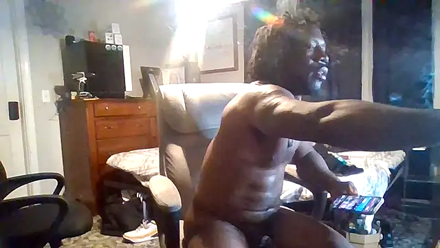 Snapshot of BigDMann40 chatting on 10/27/25, 06:39 BigDMann40 online show from 10/27/25, 06:39