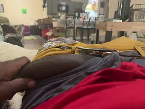 Snapshot of BigDMann40 chatting on 11/06/25, 09:05 BigDMann40 online show from 11/06/25, 09:05