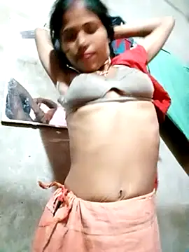 Snapshot of Miss_triha chatting on 02/21/25, 12:49 Miss triha online show from 02/21/25, 12:49