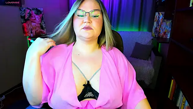 Vivien  wet online show from 01/18/26, 12:58