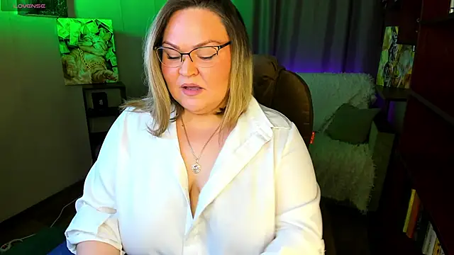 Vivien  wet online show from 03/14/26, 01:16