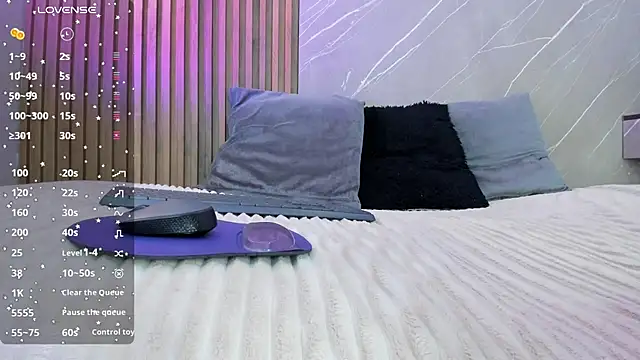 ariana jhonson1 online show from 11/08/25, 12:38