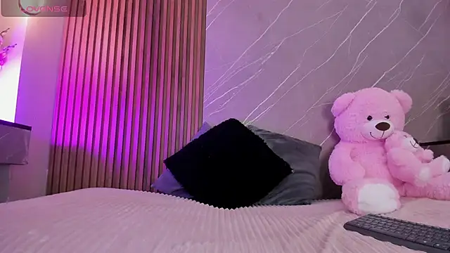 ariana jhonson1 online show from 11/20/25, 12:38