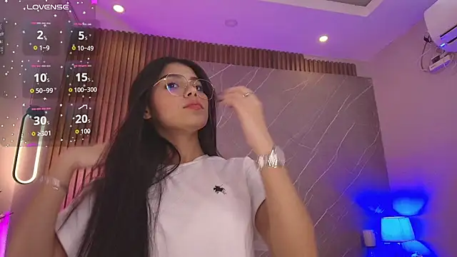 Snapshot of ariana_jhonson1 chatting on 06/27/26, 02:44 ariana jhonson1 online show from 06/27/26, 02:44