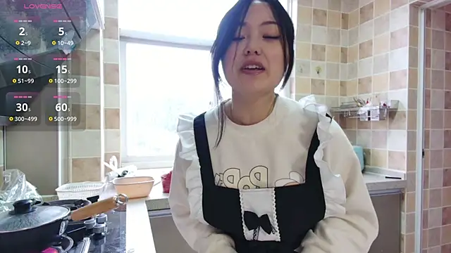 nanaliu6 online show from 03/19/25, 10:22