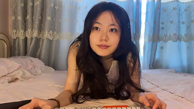 nanaliu6 online show from 11/12/25, 01:39