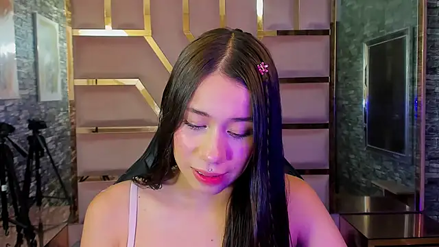 Snapshot of BarbieGirl___ chatting on 03/13/25, 04:49 BarbieGirl    online show from 03/13/25, 04:49