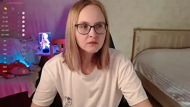 Agatha Mott online show from 11/10/25, 02:10