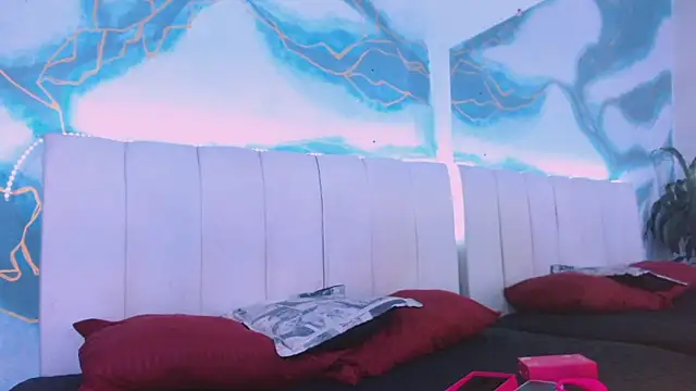 triana crimson online show from 09/23/25, 09:40