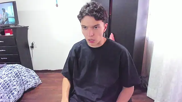 Snapshot of Mastrangelo_xxx chatting on 02/26/25, 10:31 Mastrangelo xxx online show from 02/26/25, 10:31