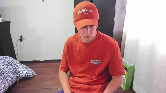 Snapshot of Mastrangelo_xxx chatting on 03/04/25, 09:54 Mastrangelo xxx online show from 03/04/25, 09:54