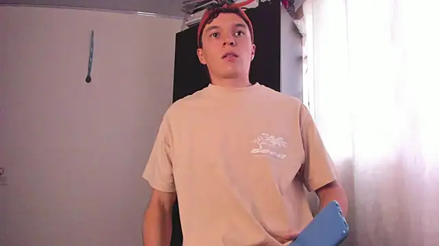 Snapshot of Mastrangelo_xxx chatting on 03/05/25, 10:10 Mastrangelo xxx online show from 03/05/25, 10:10