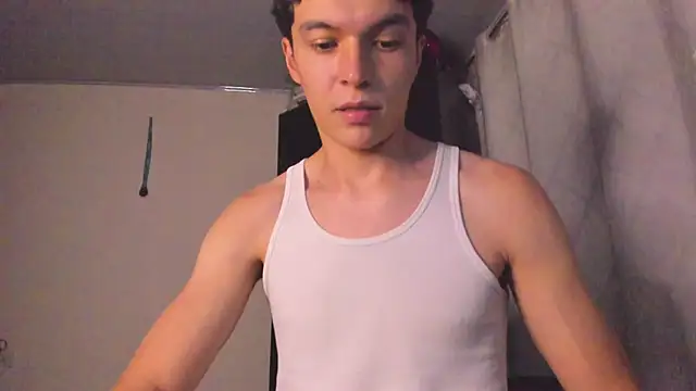 Snapshot of Mastrangelo_xxx chatting on 03/14/25, 11:22 Mastrangelo xxx online show from 03/14/25, 11:22