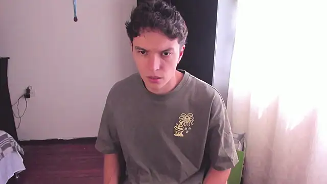 Snapshot of Mastrangelo_xxx chatting on 03/18/25, 08:04 Mastrangelo xxx online show from 03/18/25, 08:04