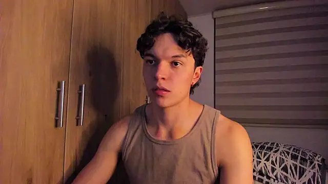 Snapshot of Mastrangelo_xxx chatting on 09/13/25, 04:12 Mastrangelo xxx online show from 09/13/25, 04:12