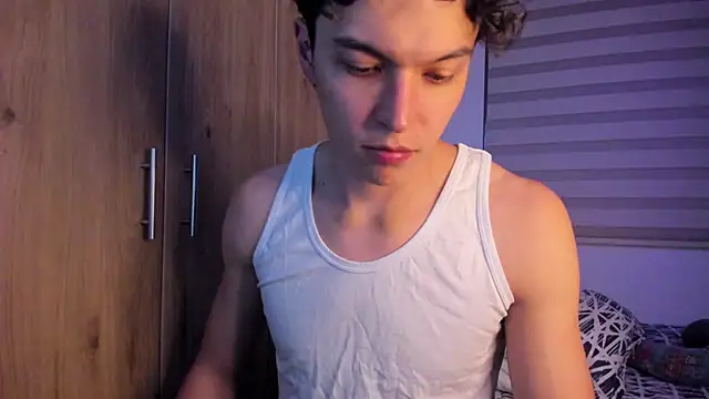 Snapshot of Mastrangelo_xxx chatting on 09/16/25, 04:24 Mastrangelo xxx online show from 09/16/25, 04:24