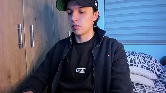 Snapshot of Mastrangelo_xxx chatting on 09/23/25, 02:47 Mastrangelo xxx online show from 09/23/25, 02:47