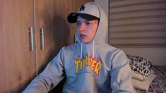 Snapshot of Mastrangelo_xxx chatting on 09/24/25, 04:05 Mastrangelo xxx online show from 09/24/25, 04:05