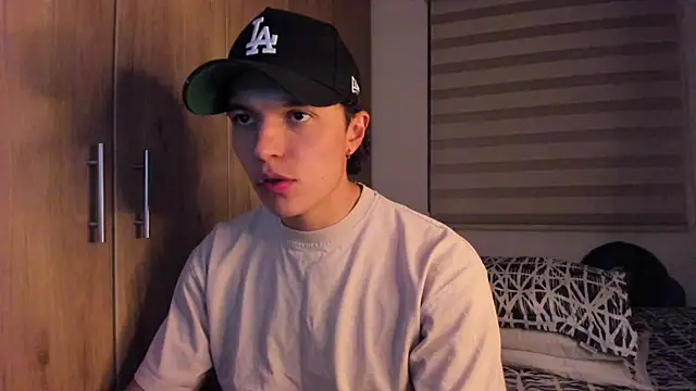 Snapshot of Mastrangelo_xxx chatting on 09/26/25, 03:21 Mastrangelo xxx online show from 09/26/25, 03:21