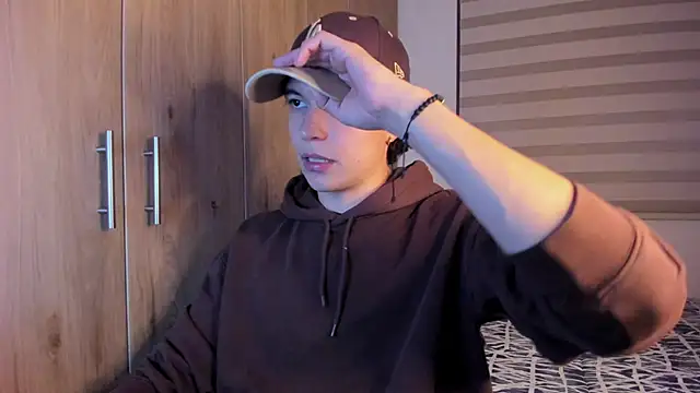 Snapshot of Mastrangelo_xxx chatting on 10/07/25, 02:20 Mastrangelo xxx online show from 10/07/25, 02:20