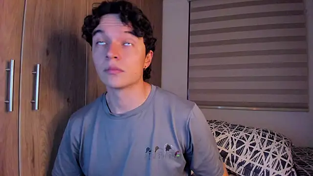 Snapshot of Mastrangelo_xxx chatting on 10/11/25, 02:33 Mastrangelo xxx online show from 10/11/25, 02:33