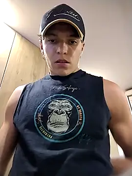 Snapshot of Mastrangelo_xxx chatting on 11/05/25, 04:23 Mastrangelo xxx online show from 11/05/25, 04:23