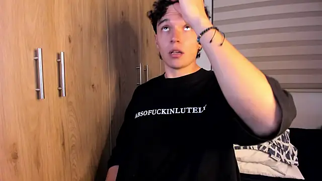 Snapshot of Mastrangelo_xxx chatting on 11/09/25, 12:42 Mastrangelo xxx online show from 11/09/25, 12:42