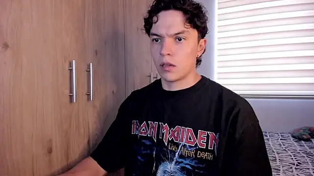 Snapshot of Mastrangelo_xxx chatting on 11/18/25, 09:08 Mastrangelo xxx online show from 11/18/25, 09:08