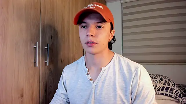 Snapshot of Mastrangelo_xxx chatting on 12/04/25, 03:05 Mastrangelo xxx online show from 12/04/25, 03:05