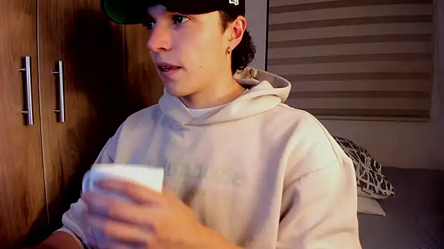 Snapshot of Mastrangelo_xxx chatting on 02/03/26, 03:48 Mastrangelo xxx online show from 02/03/26, 03:48