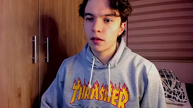 Snapshot of Mastrangelo_xxx chatting on 02/05/26, 04:28 Mastrangelo xxx online show from 02/05/26, 04:28