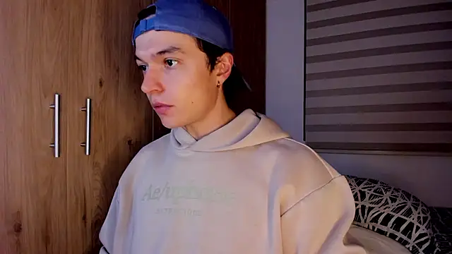 Snapshot of Mastrangelo_xxx chatting on 02/18/26, 03:35 Mastrangelo xxx online show from 02/18/26, 03:35