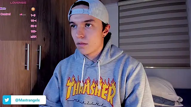 Snapshot of Mastrangelo_xxx chatting on 03/02/26, 02:25 Mastrangelo xxx online show from 03/02/26, 02:25