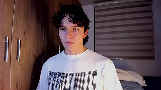 Snapshot of Mastrangelo_xxx chatting on 03/04/26, 04:07 Mastrangelo xxx online show from 03/04/26, 04:07